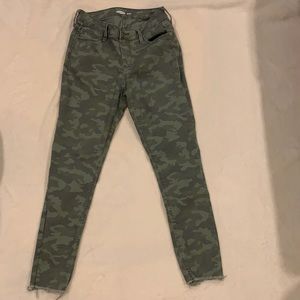 Old navy camo skinny jeans
